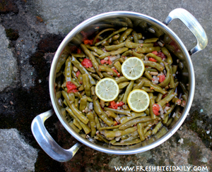 Aunt Flossie's Country Green Beans at FreshBitesDaily.com